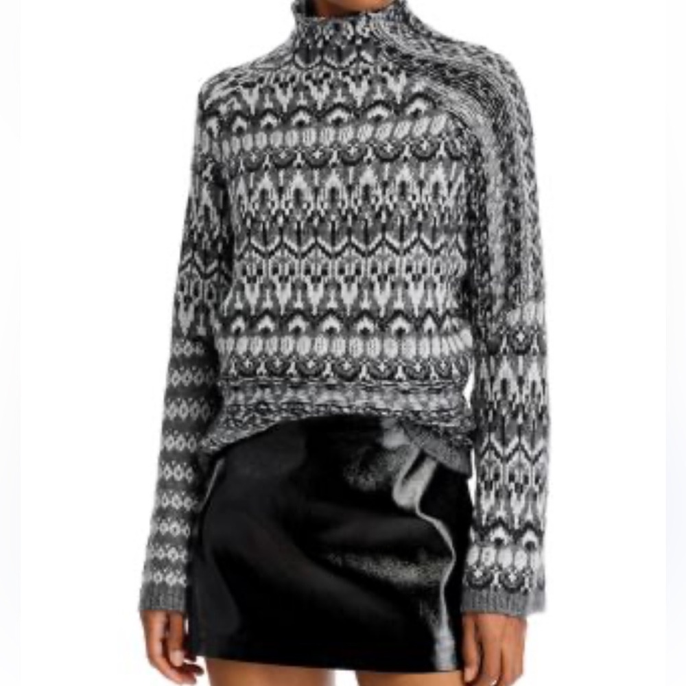 Steve Madden Indie Funnel Neck Sweater NWT Size Large